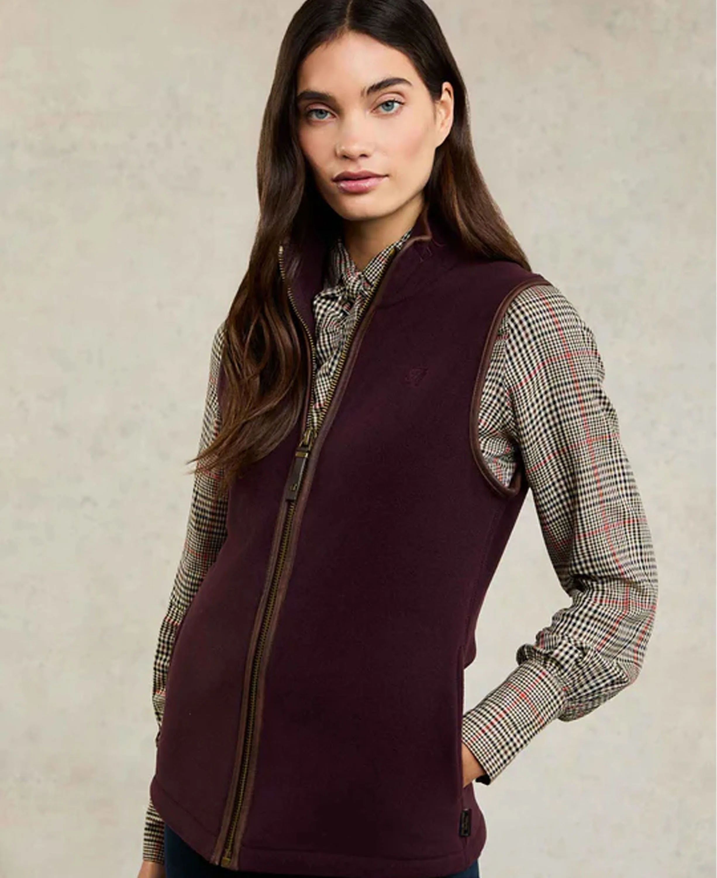 Country Fleece Gilet - Mulberry - Image 2