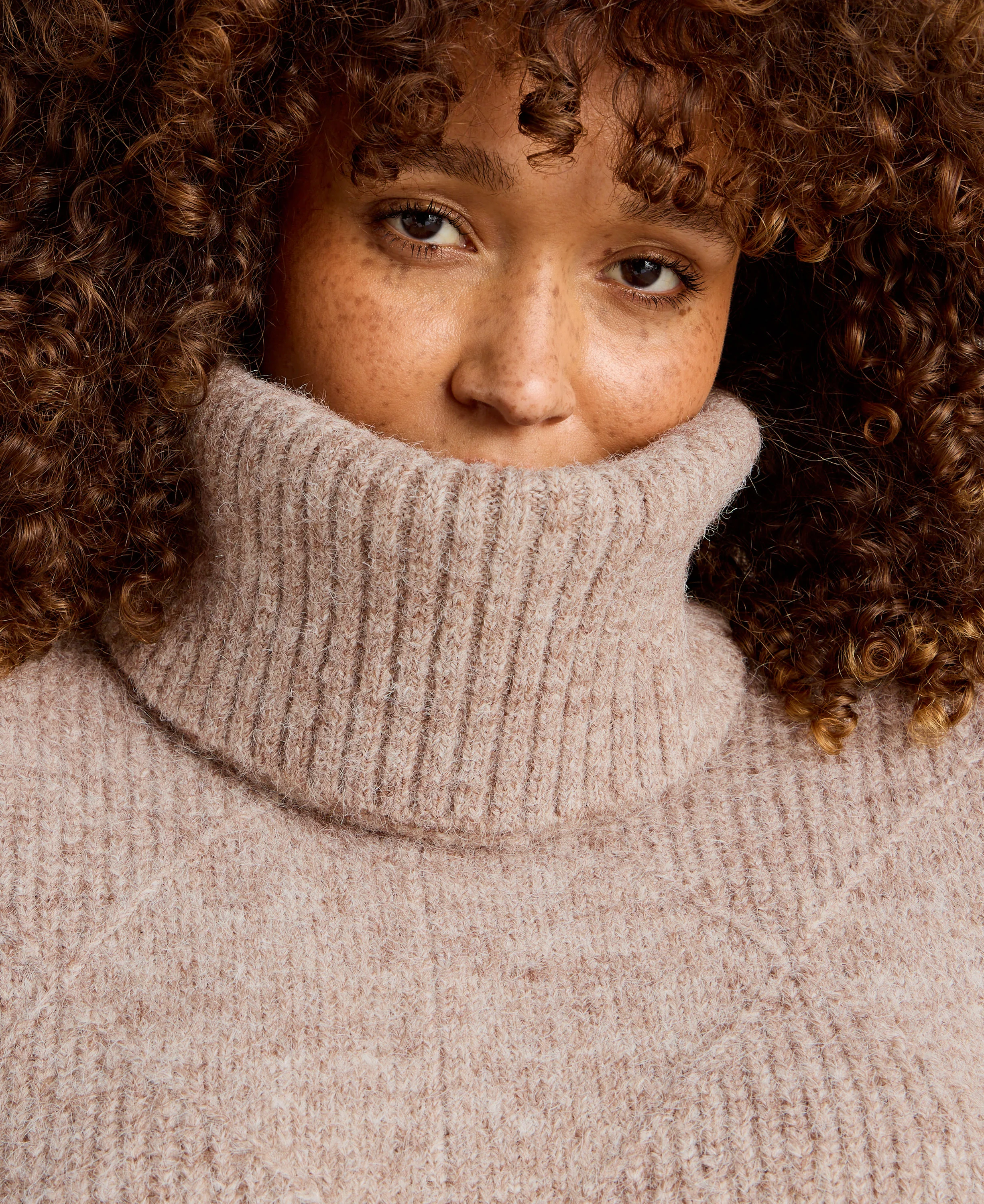 Diamond Stitch Poncho - Light Natural - Image 4