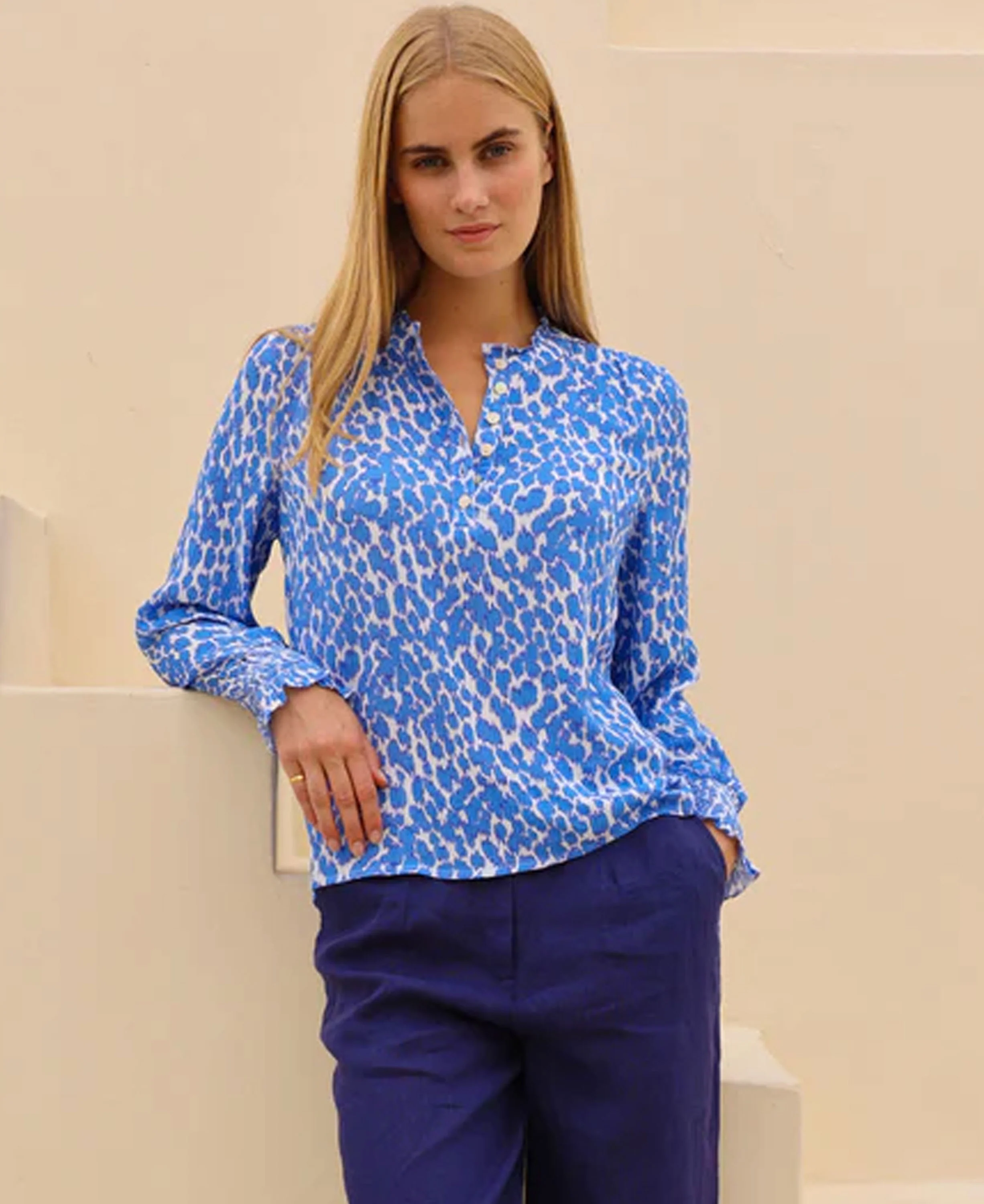 Kaia Viscose Crinkle Blouse - White/Blue Ikat Animal - Image 3