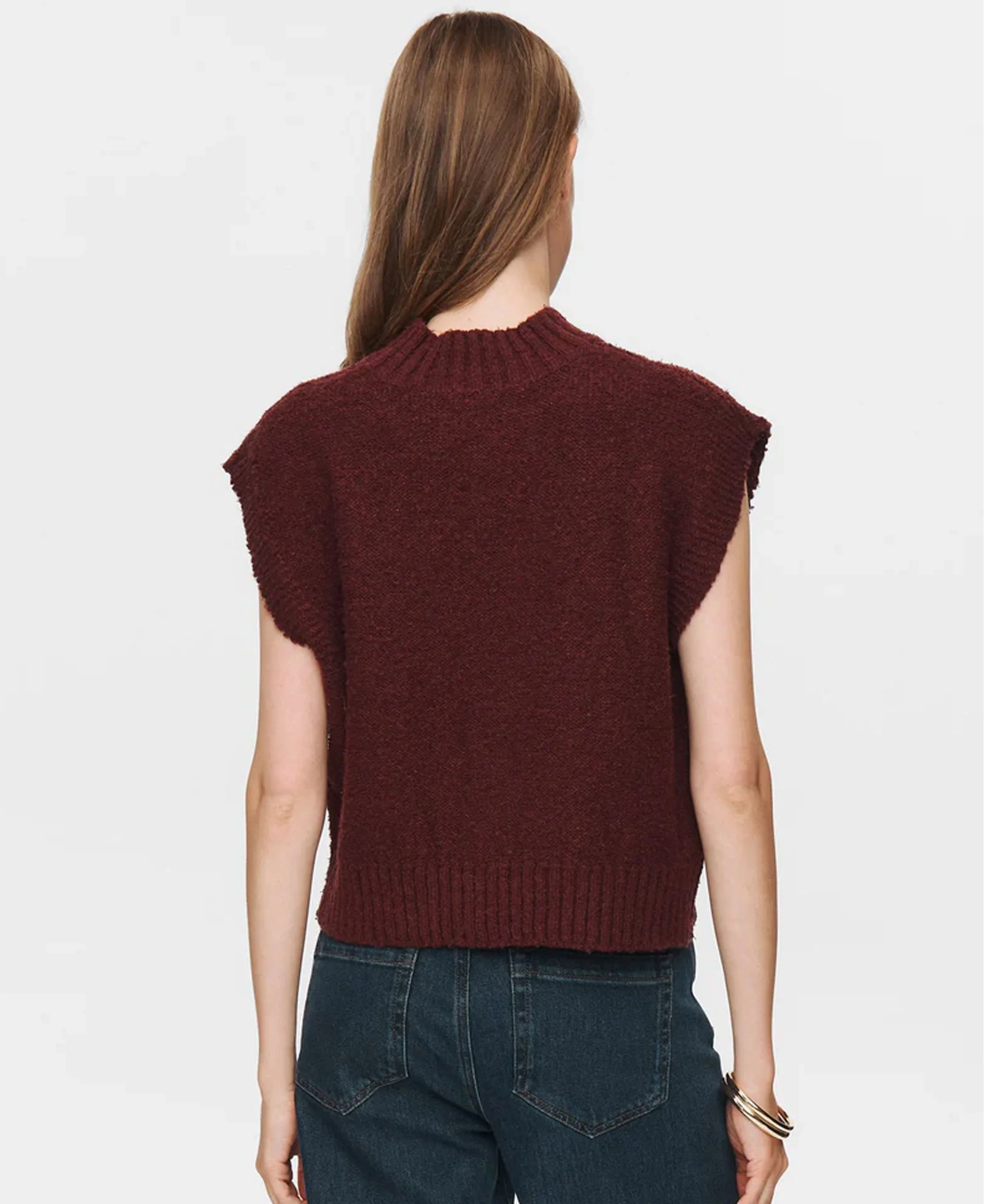 Nucaly Vest - Winetasting - Image 3